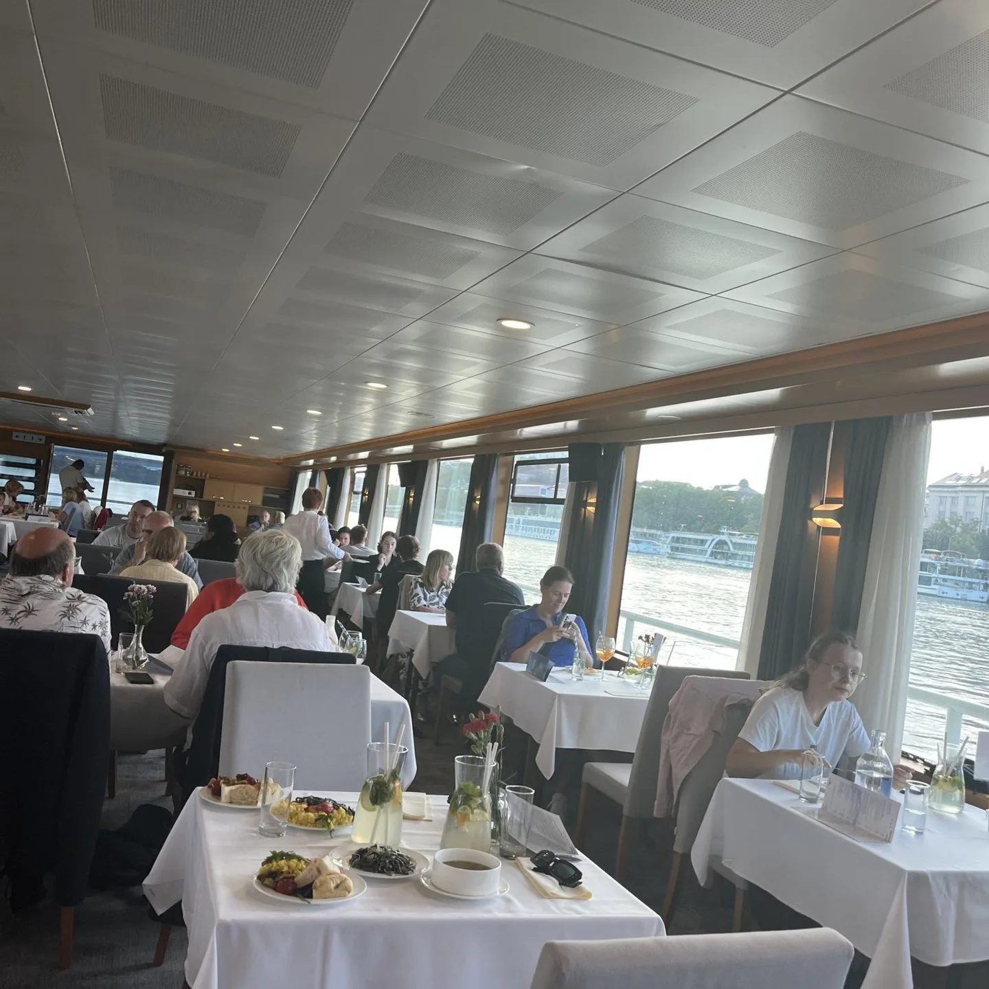 Italian cuisine on the waves of the Danube - in the form of ALL YOU CAN EAT buffets