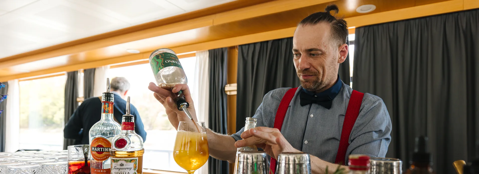 Cocktail show on a boat