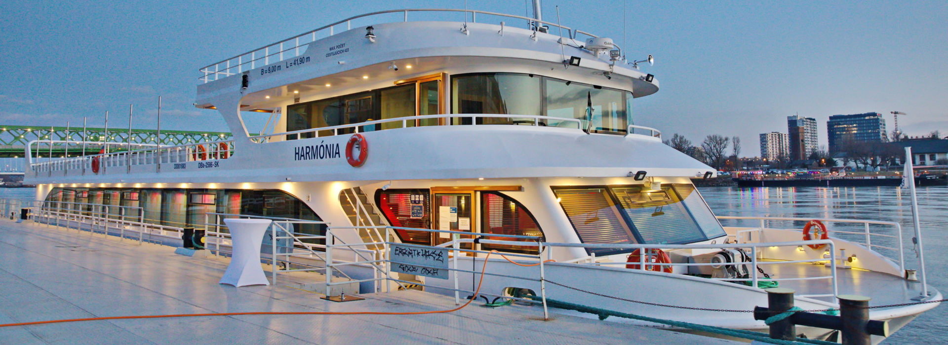 Eventová loď Harmónia
