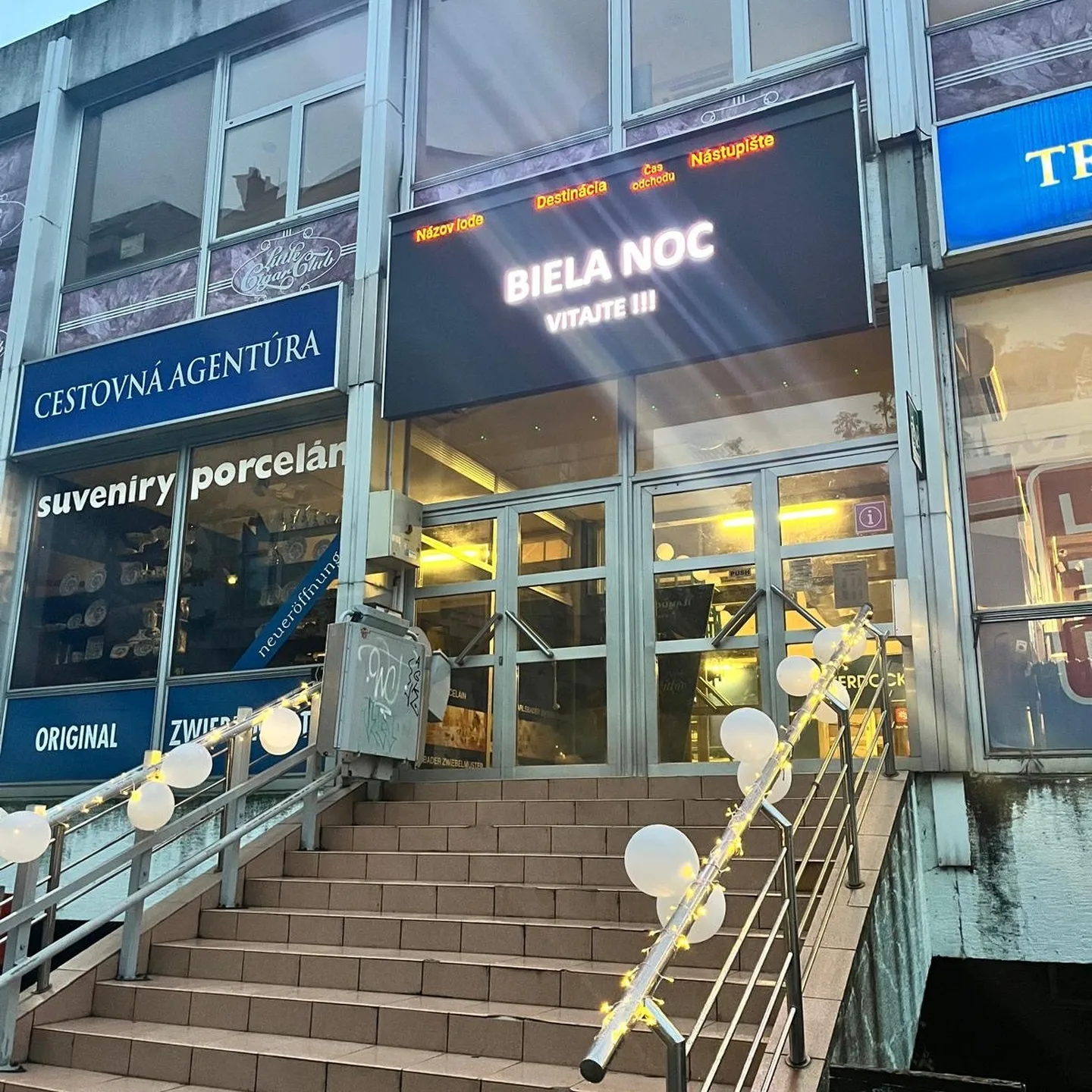Biela noc