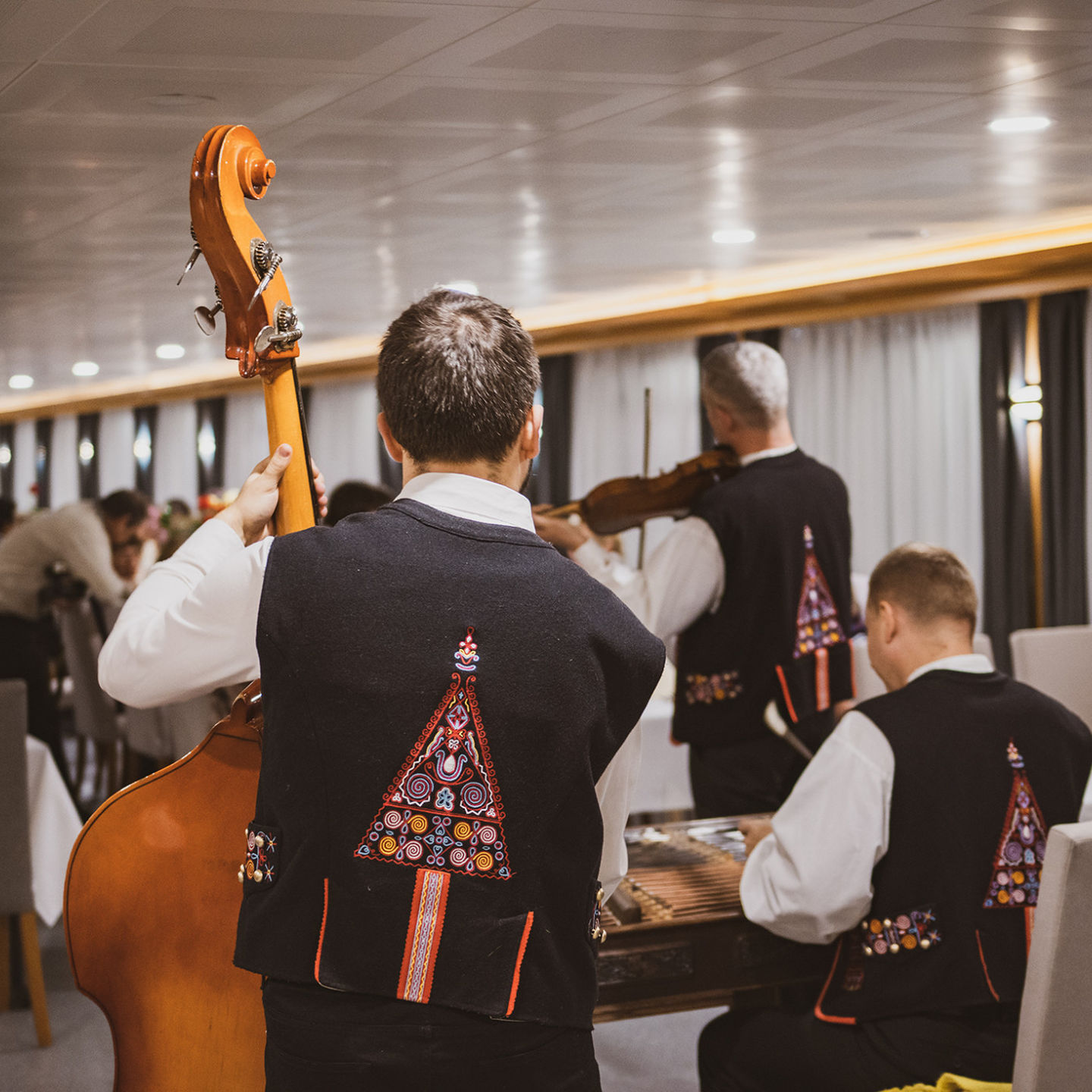 Husacie hody na lodi