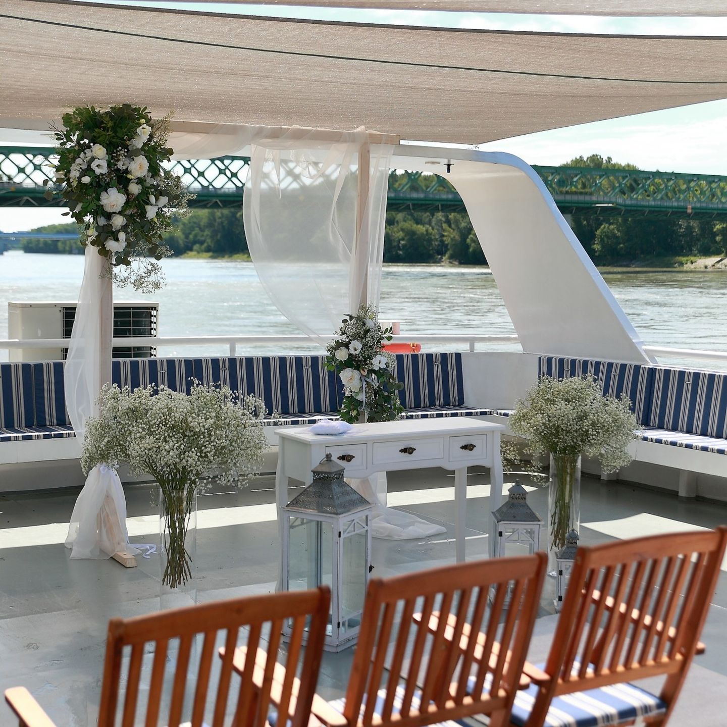 Obrad na palube - loď Harmónia