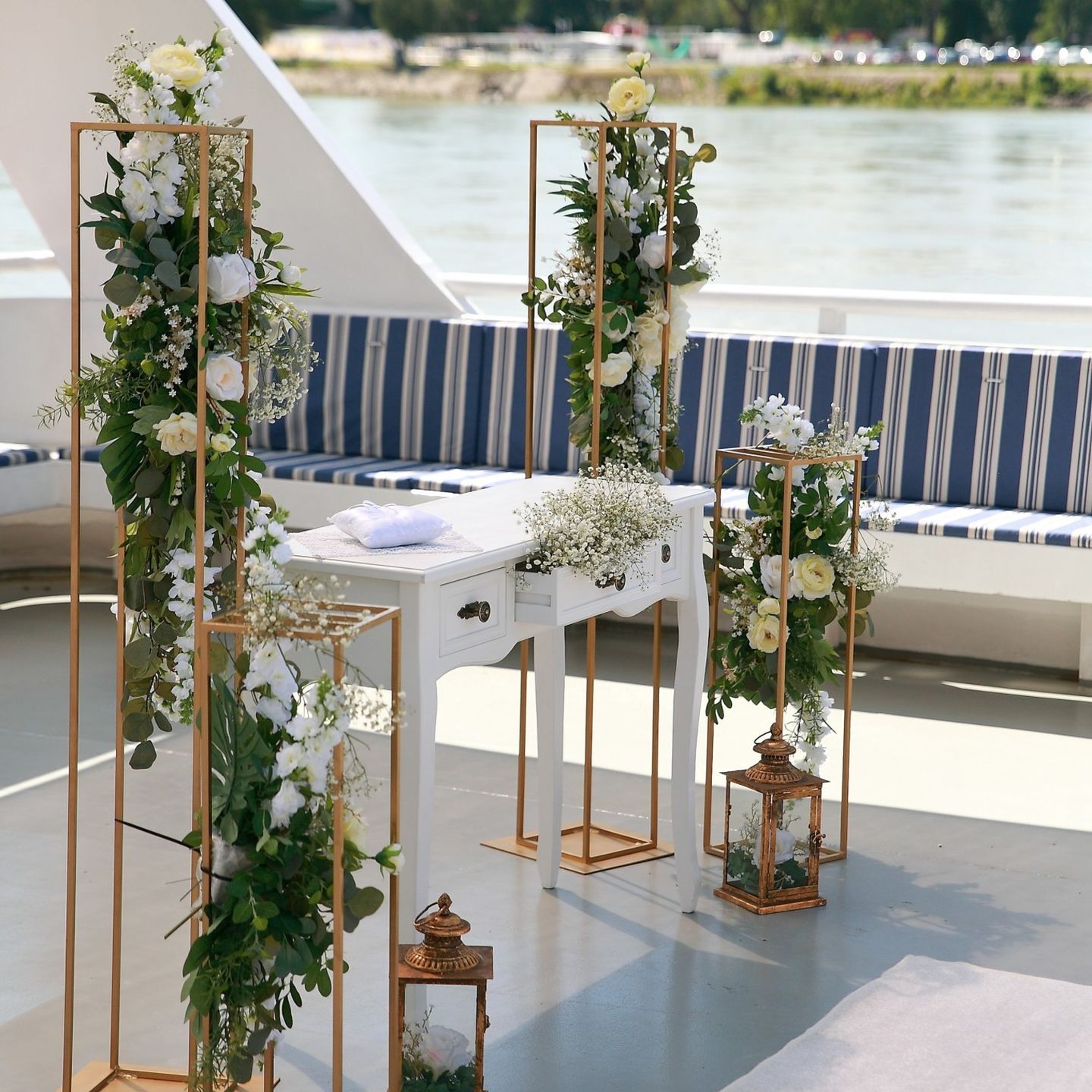 Obrad na palube - loď Harmónia