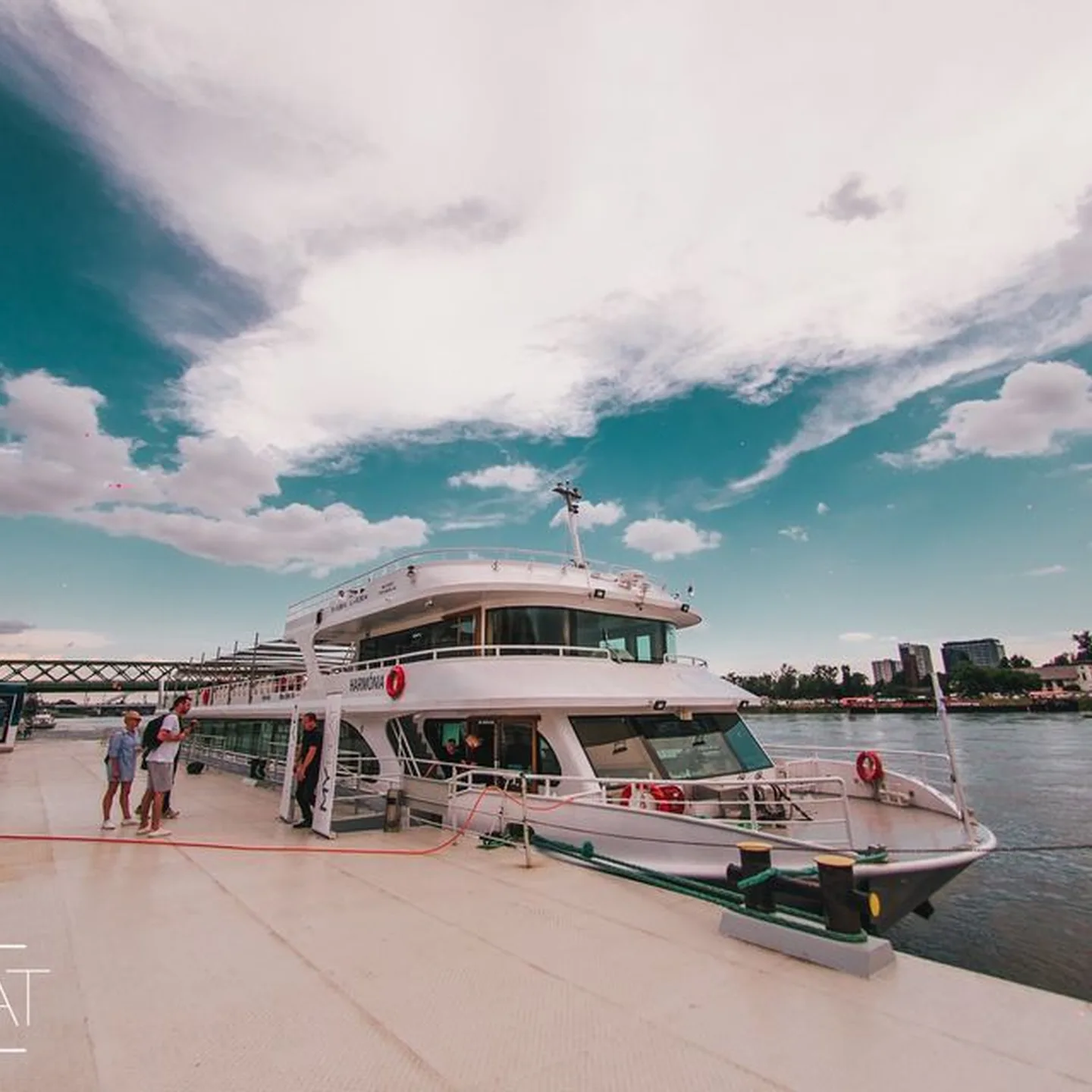 Party on the boat Harmónia - My Beat