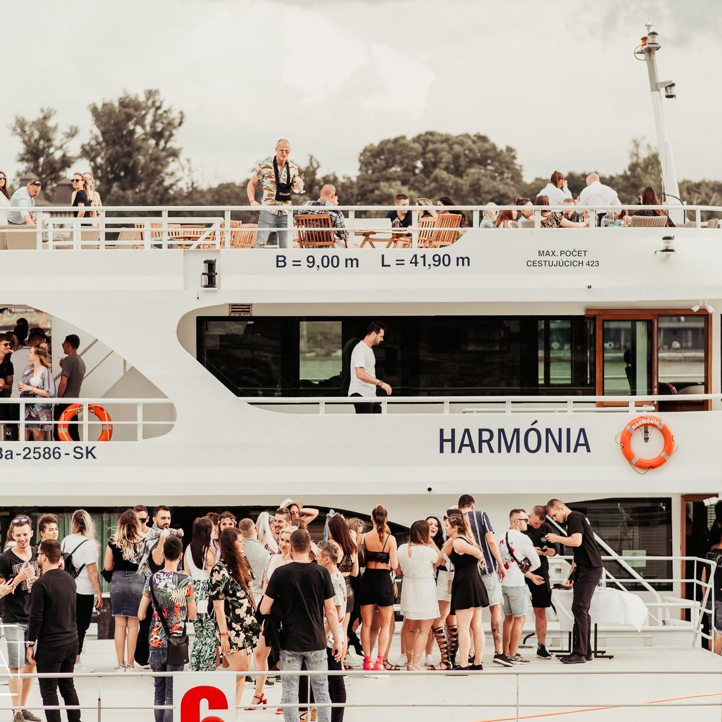 Párty na lodi Harmónia - My Beat