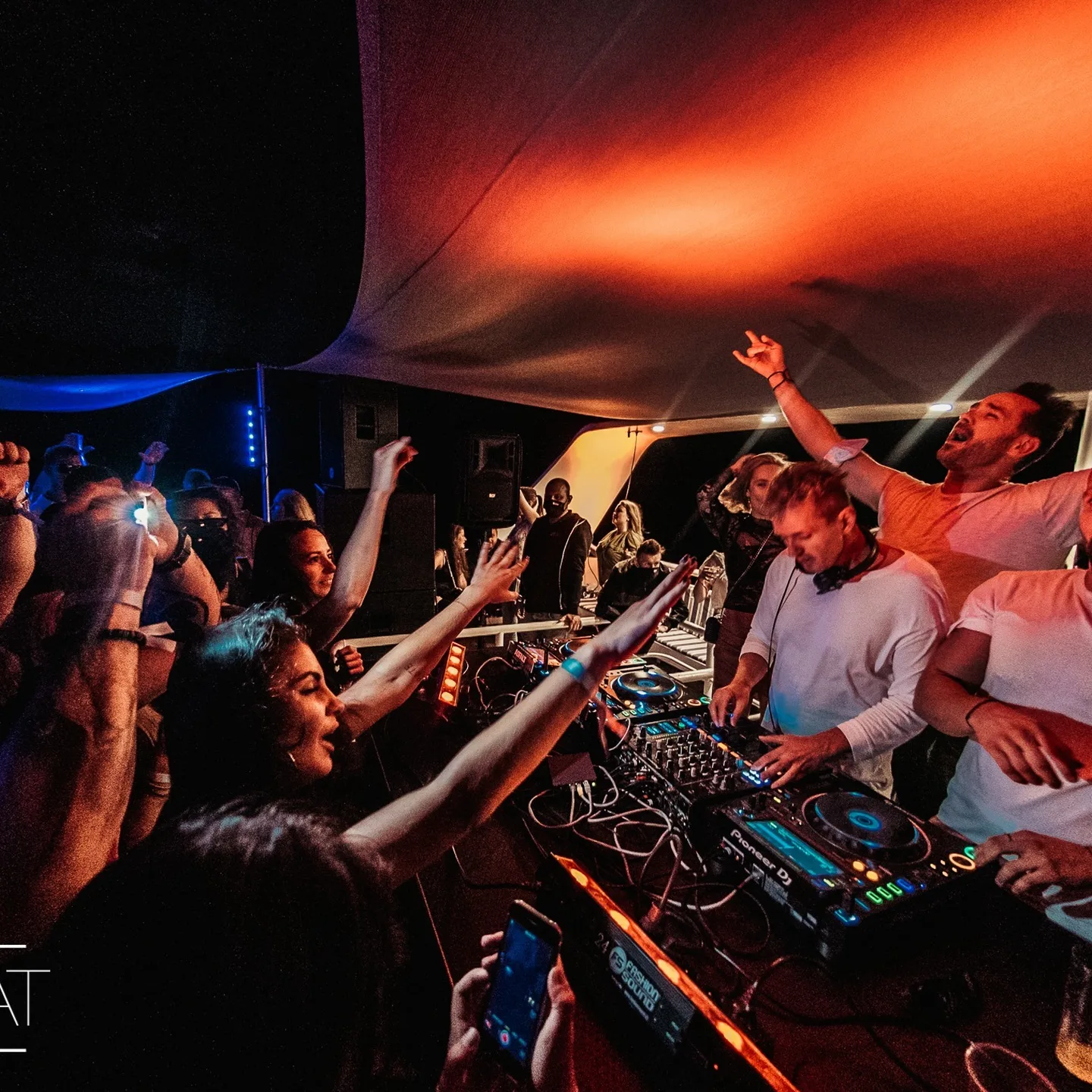 Party on the boat Harmónia - My Beat
