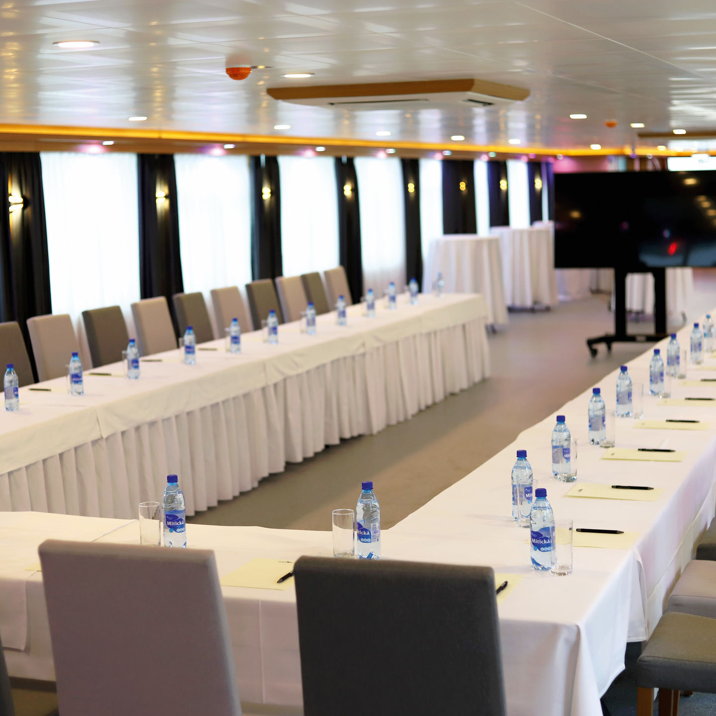 Typy usporiadania stolov na Váš event