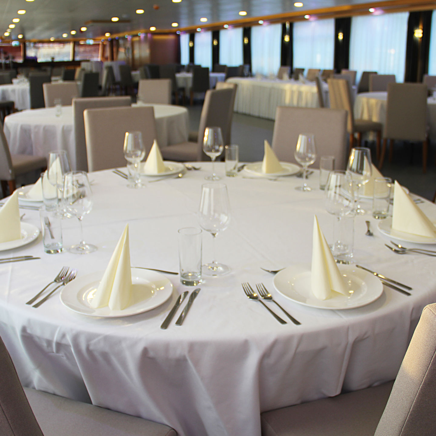 Typy usporiadania stolov na Váš event