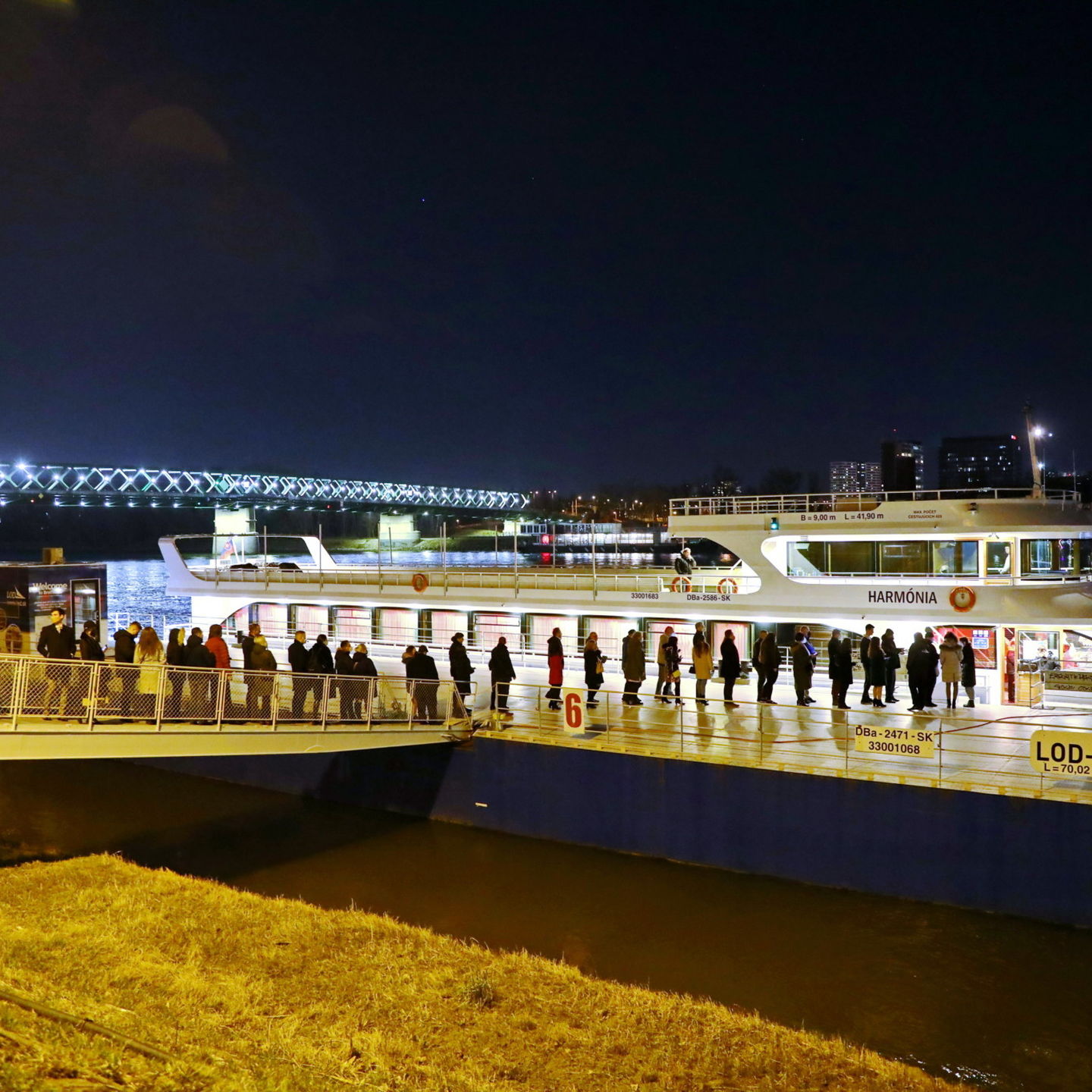 Valentín na lodi Harmónia