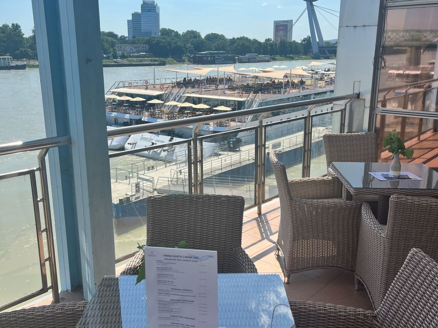 U nás už nájdete aj kaviareň ! V budove Osobného prístavu je znovu otvorená Danubius!