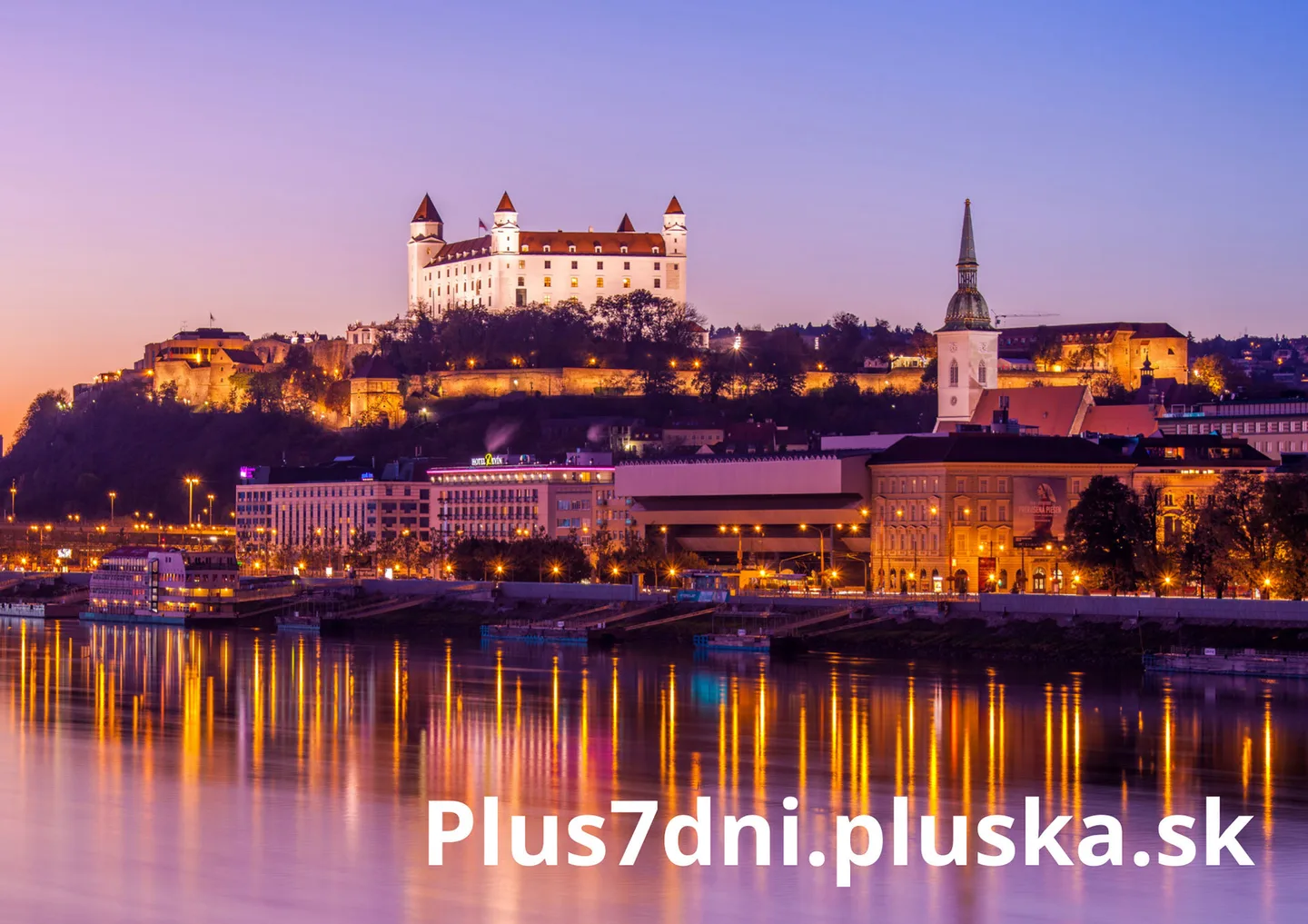 Vianoce na Dunaji: Bratislava z hladiny rieky má neopakovateľnú atmosféru