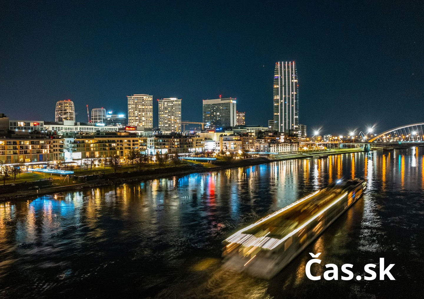 Christmas and New Year's Eve Cruise: An Experience Bratislava Just Won't Offer You in Winter!