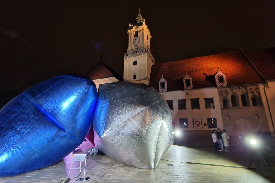 Biela noc