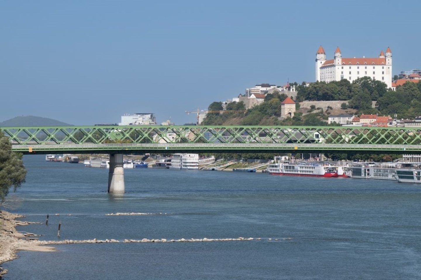 Historicky nízka hladina Dunaja odhaľuje tajomstvá rieky. Zažite ich z paluby lode Harmónia