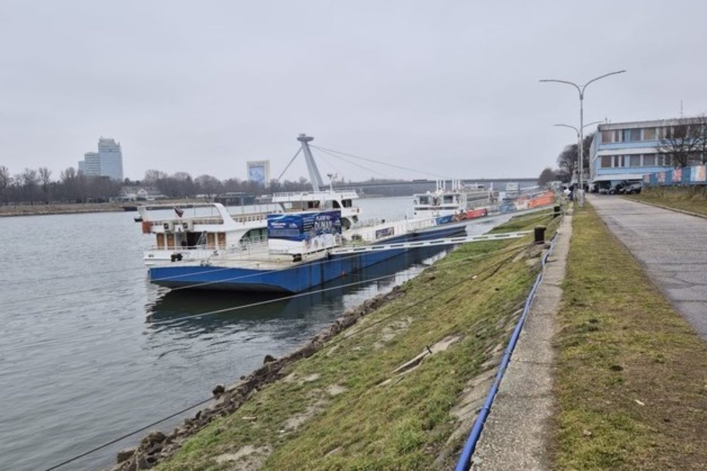 Bratislavskenoviny.sk - Na Dunaji otvorili plavebnú sezónu, okrem tradičných vyhliadok sa môžete plaviť aj do Hainburgu