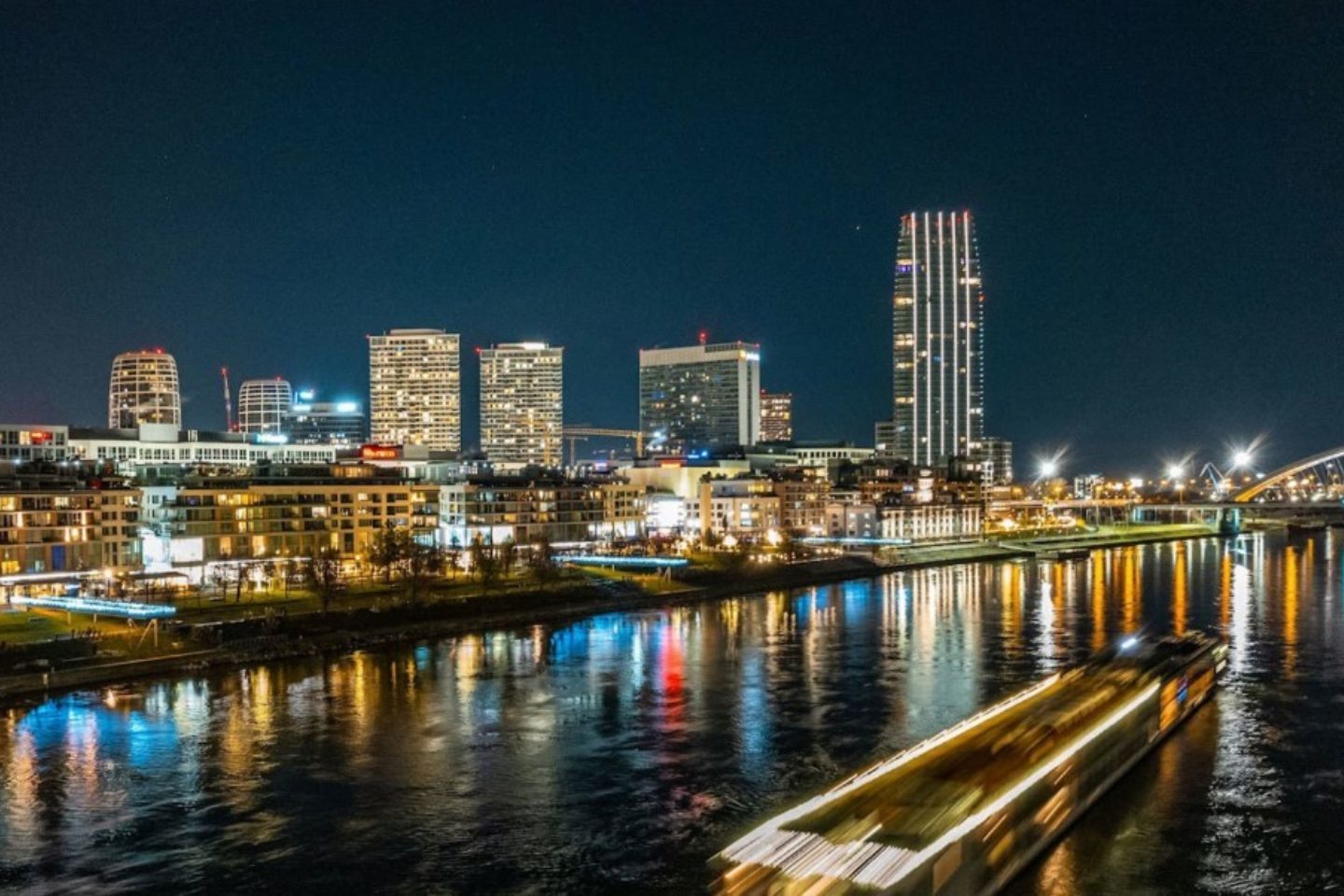 Cas.sk - Vianočná a Silvestrovská plavba: Zážitok, ktorý vám Bratislava v zime len tak neponúkne!