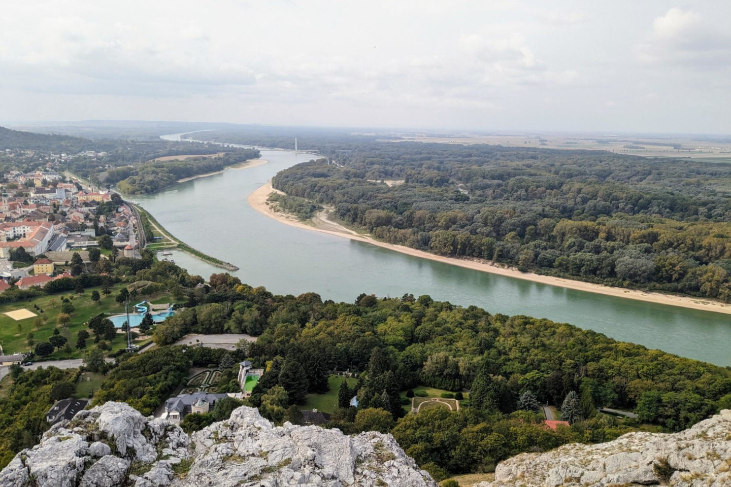 Brunch do Hainburgu loďou: dokonalý víkendový zážitok na Dunaji