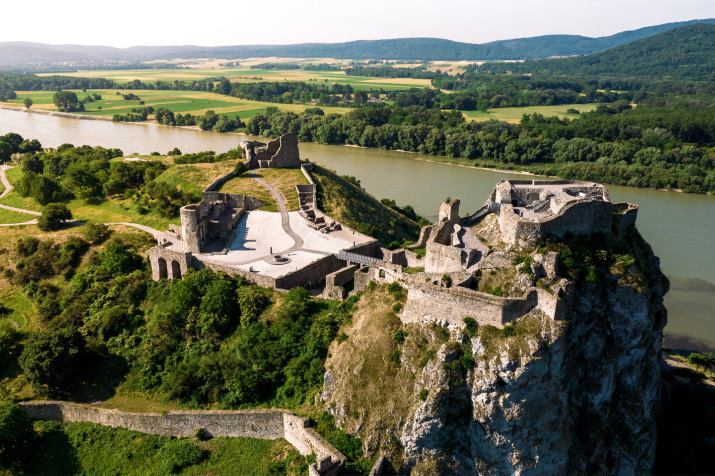 Bratislava – Devín - Bratislava