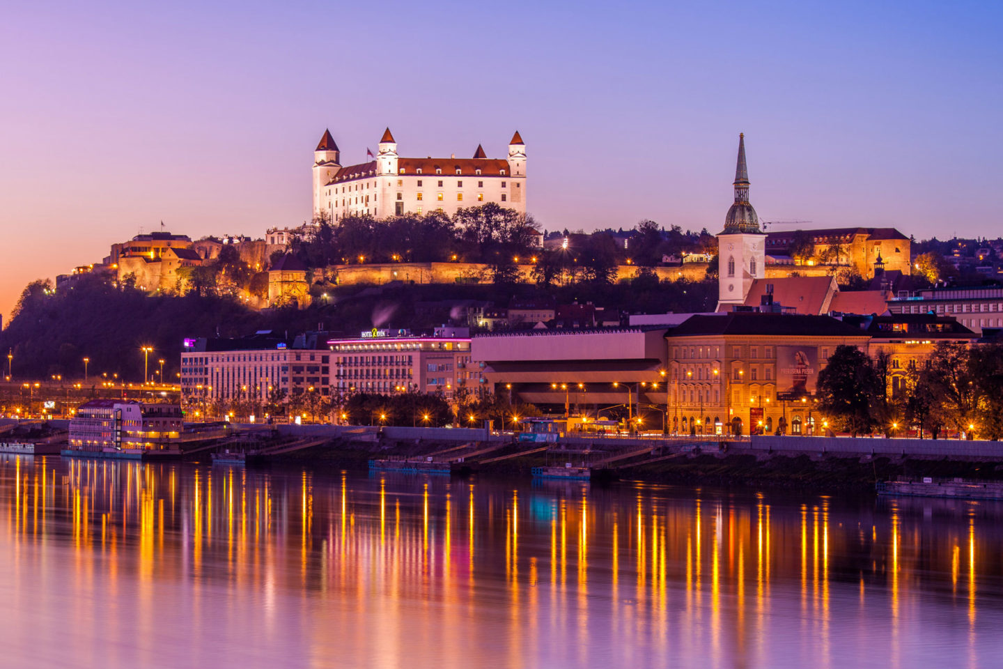 Vianočná vyhliadková plavba – Bratislavský okruh