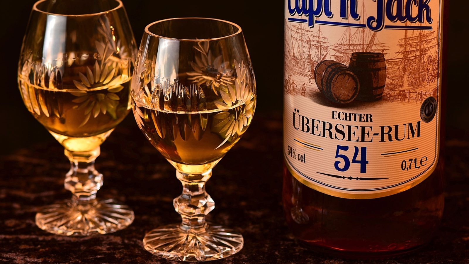 Ochutnávka rumu na lodi